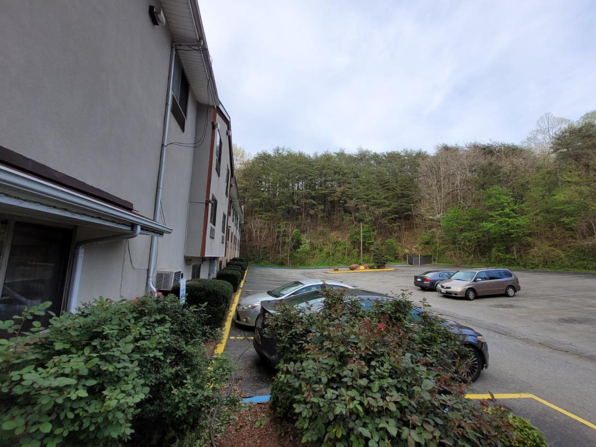 Raceway Inn Martinsville Extérieur photo