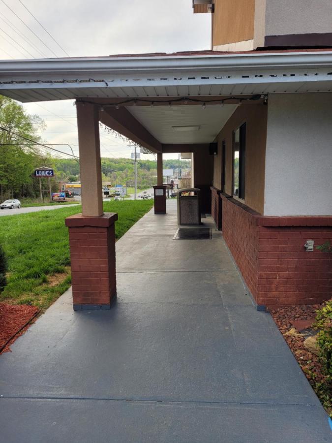 Raceway Inn Martinsville Extérieur photo